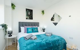 Medusa Apartment - The Gaze Of Town